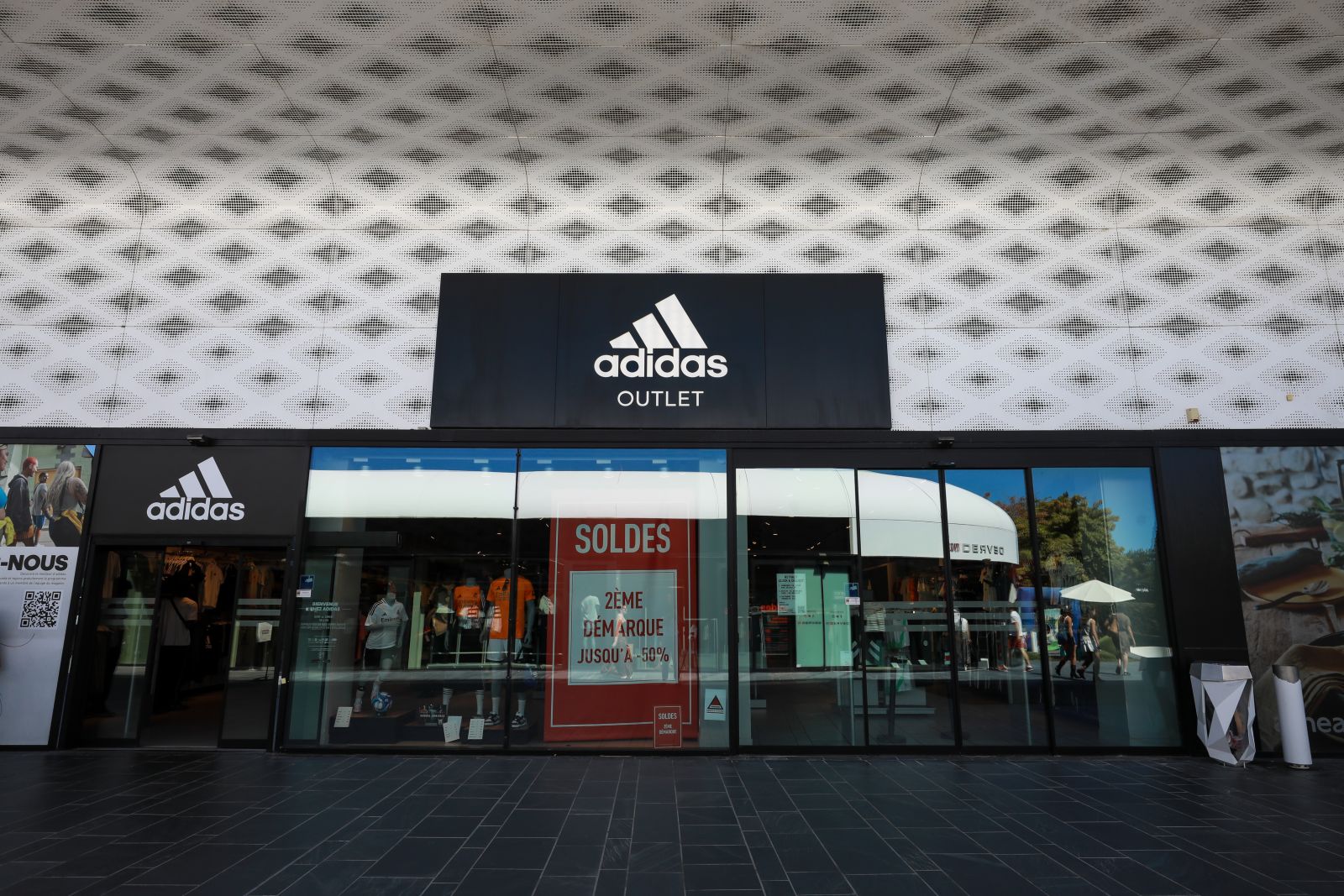 adidas store